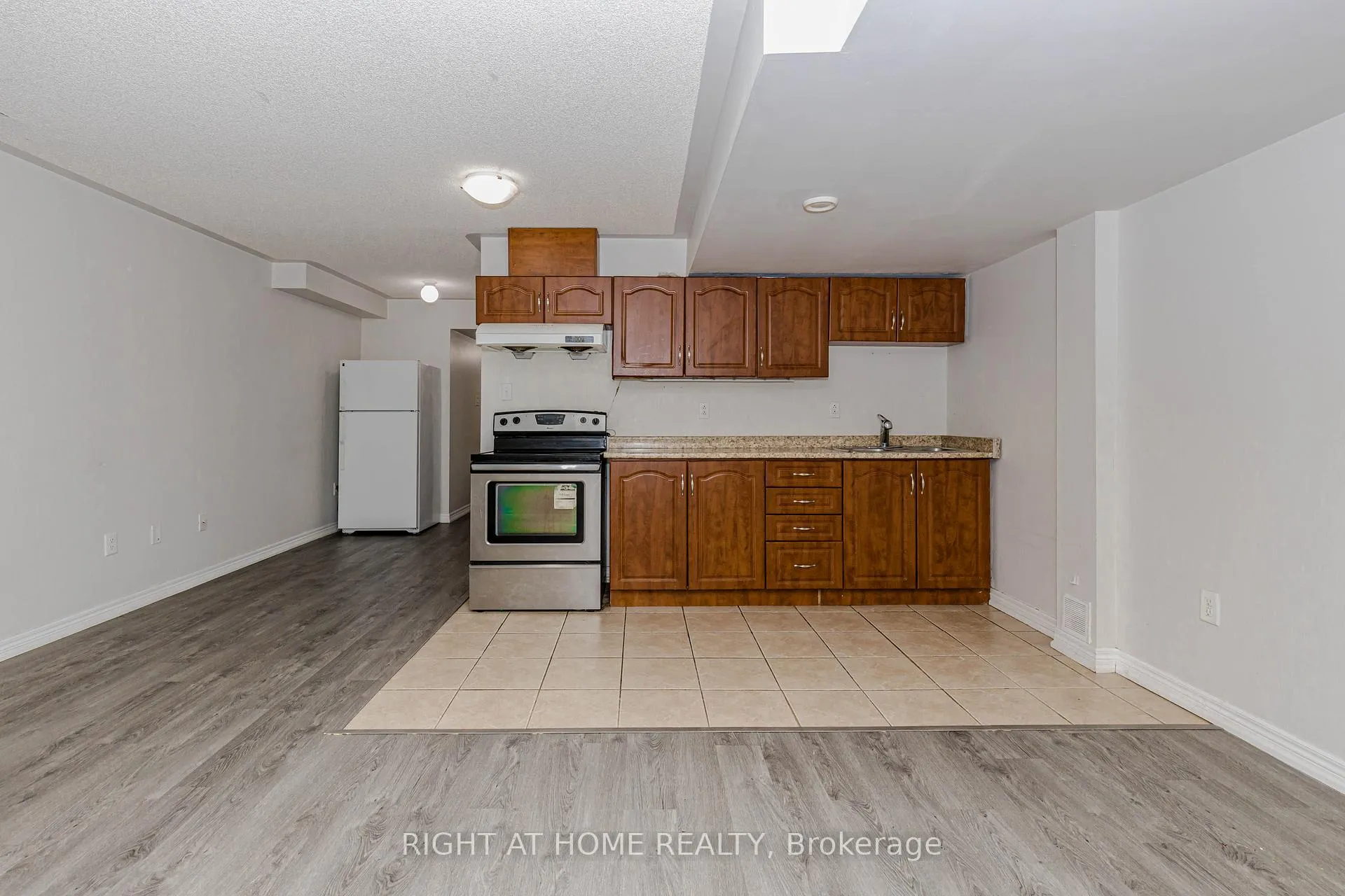 Photo 43 of 83 Crumlin Crescent, Brampton, Credit Valley — HOMEH