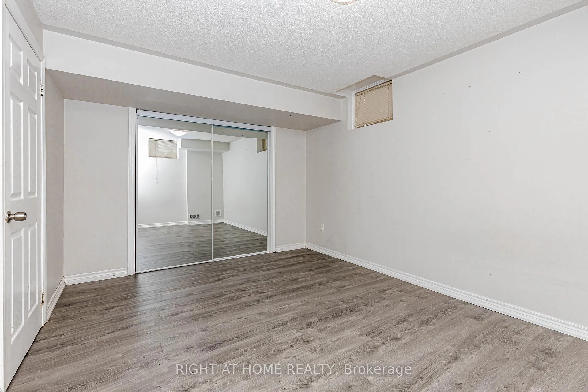 Photo 44 of 83 Crumlin Crescent, Brampton, Credit Valley — HOMEH