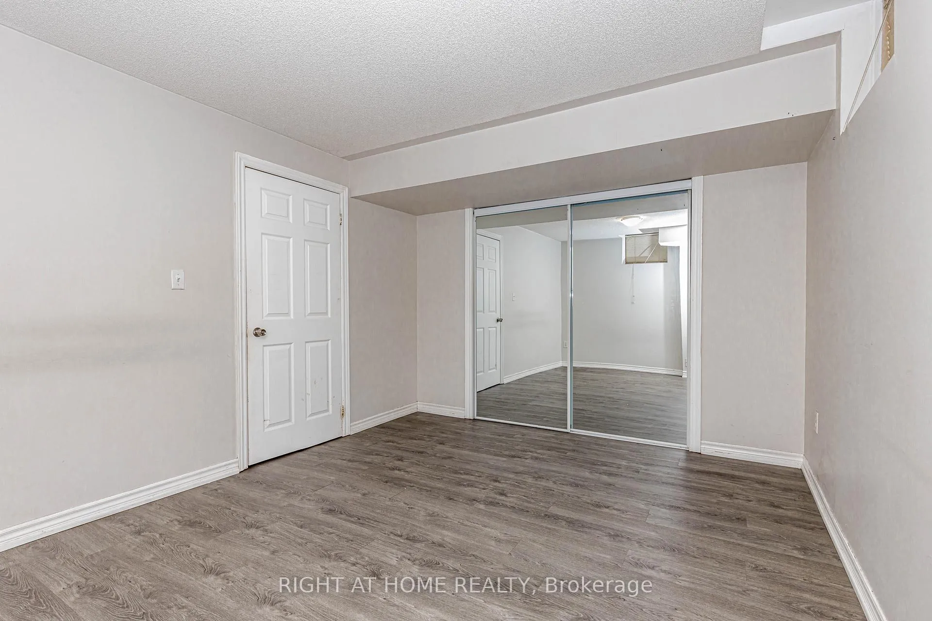 Photo 45 of 83 Crumlin Crescent, Brampton, Credit Valley — HOMEH
