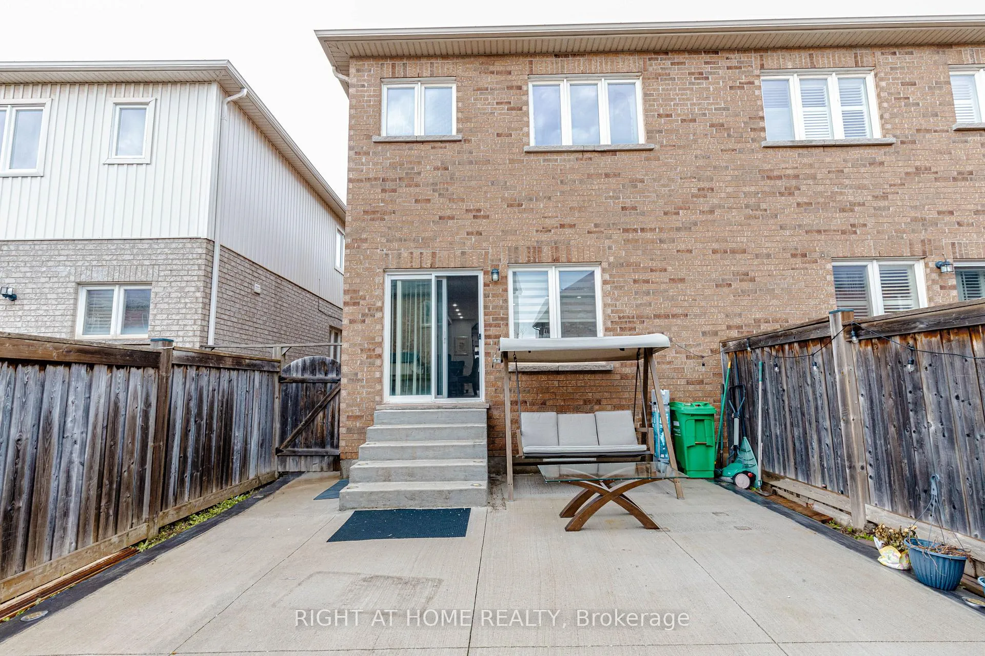 Photo 47 of 83 Crumlin Crescent, Brampton, Credit Valley — HOMEH