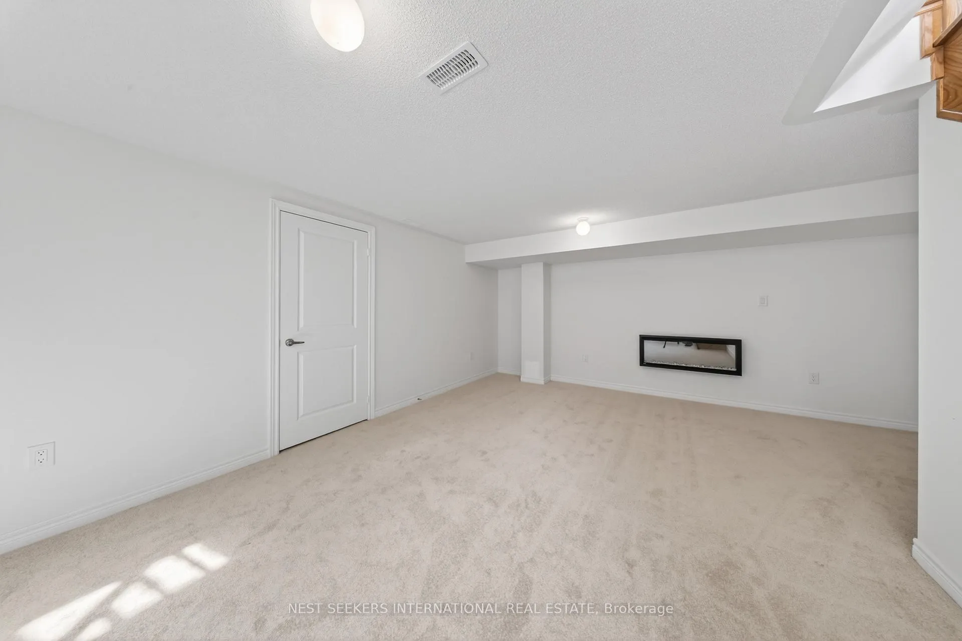 Photo 11 of 110 Hartington Street, Vaughan, Kleinburg — HOMEH