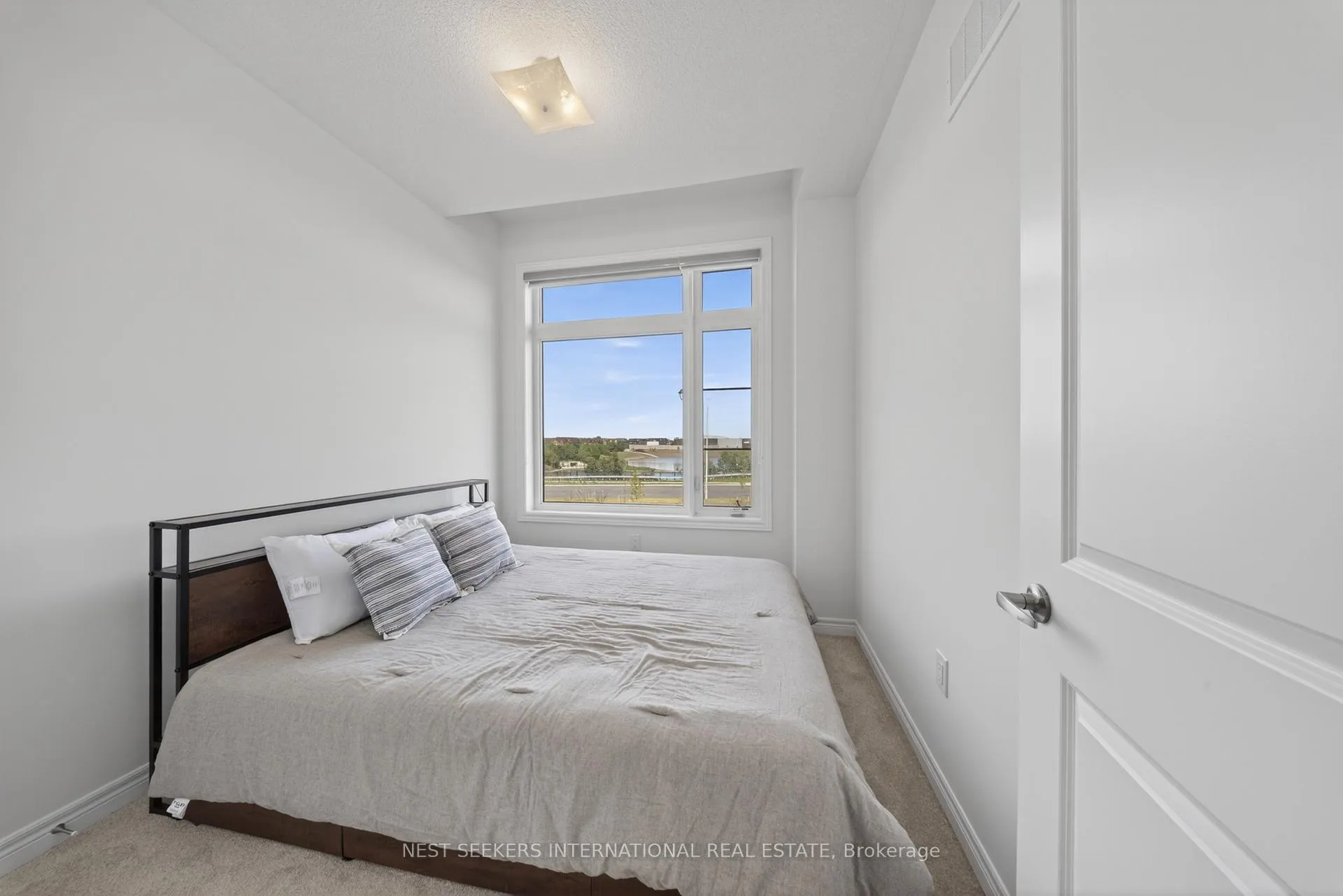 Photo 17 of 110 Hartington Street, Vaughan, Kleinburg — HOMEH