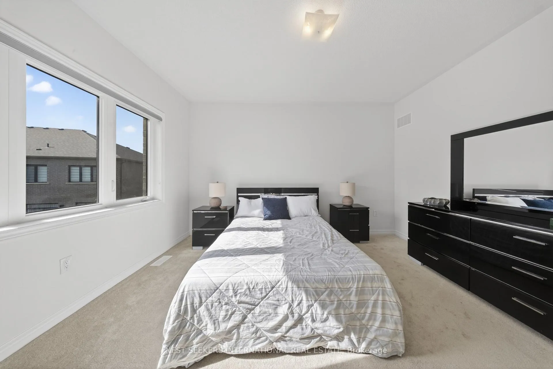 Photo 24 of 110 Hartington Street, Vaughan, Kleinburg — HOMEH