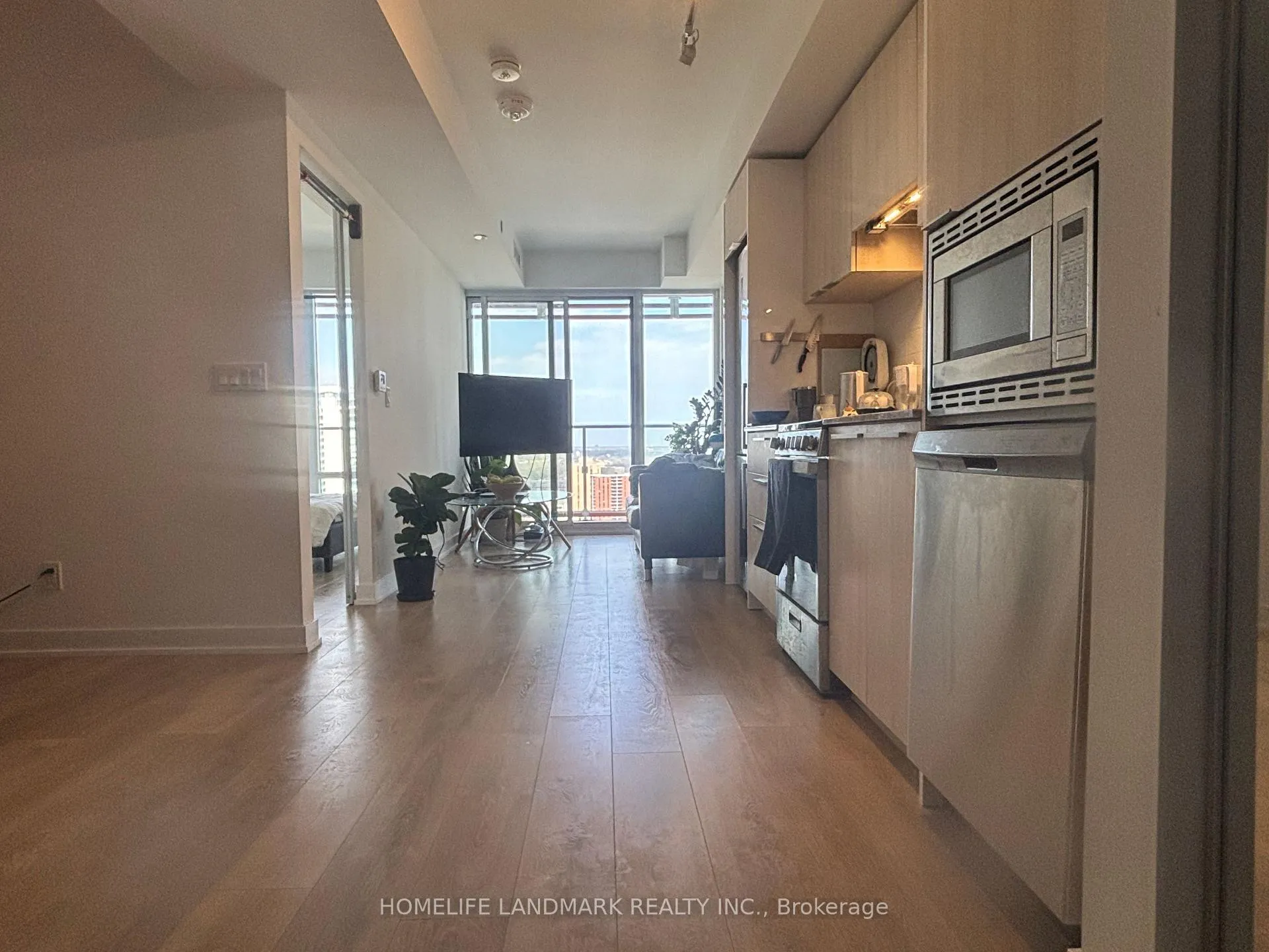 Photo 4 of 18 Maitland Terrace, Toronto, Church-Yonge Corridor — HOMEH