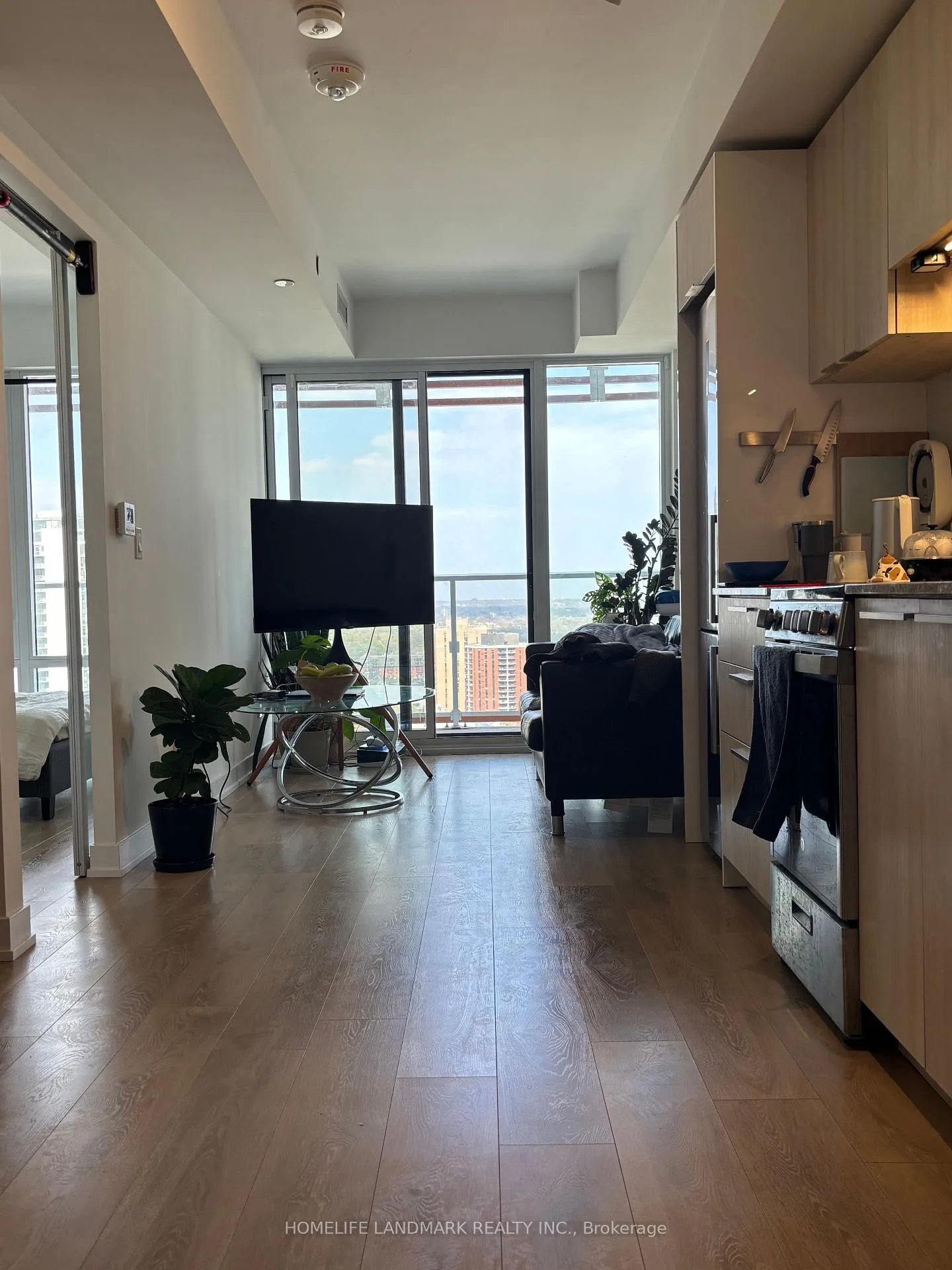 Photo 5 of 18 Maitland Terrace, Toronto, Church-Yonge Corridor — HOMEH