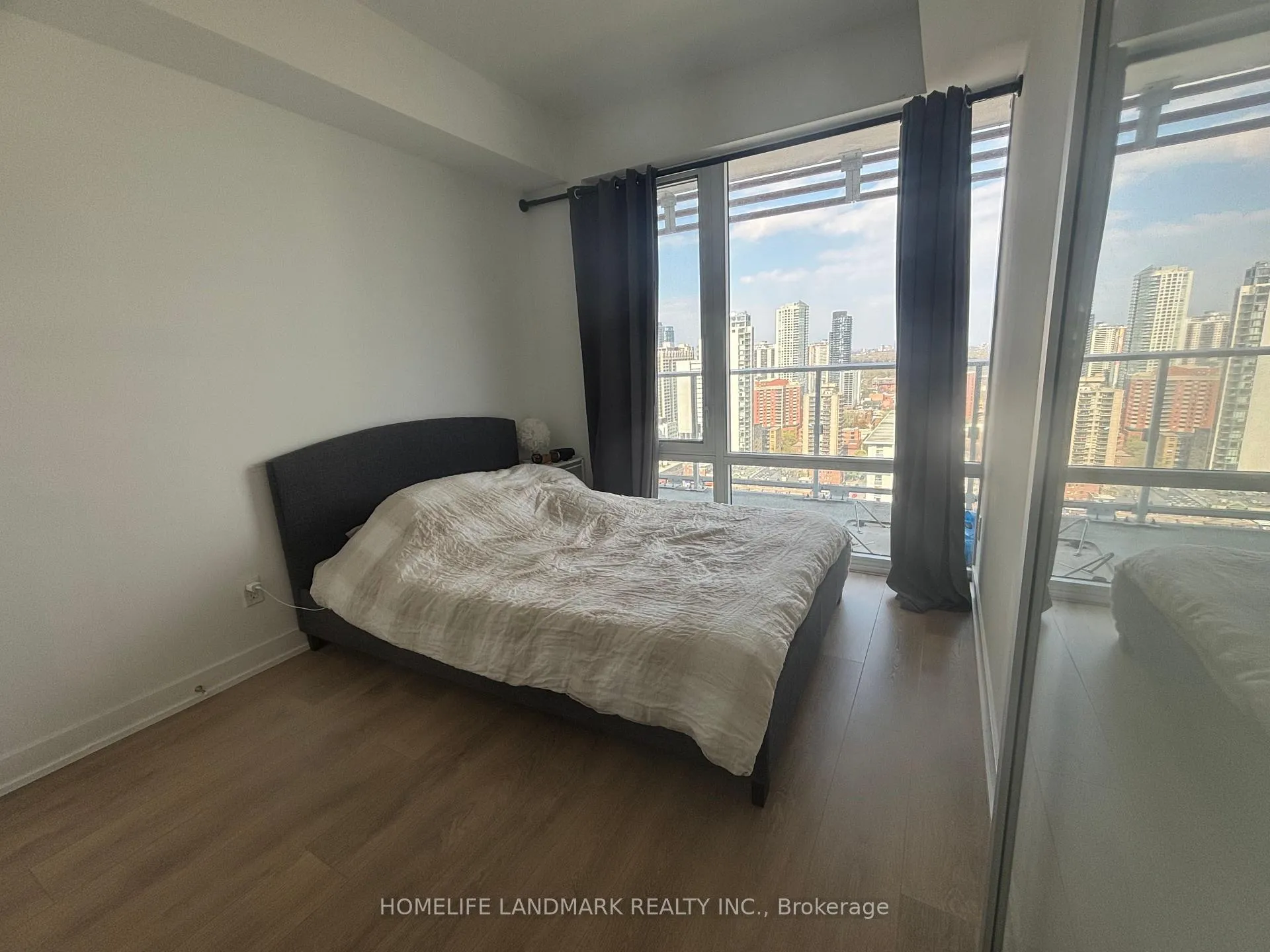 Photo 7 of 18 Maitland Terrace, Toronto, Church-Yonge Corridor — HOMEH