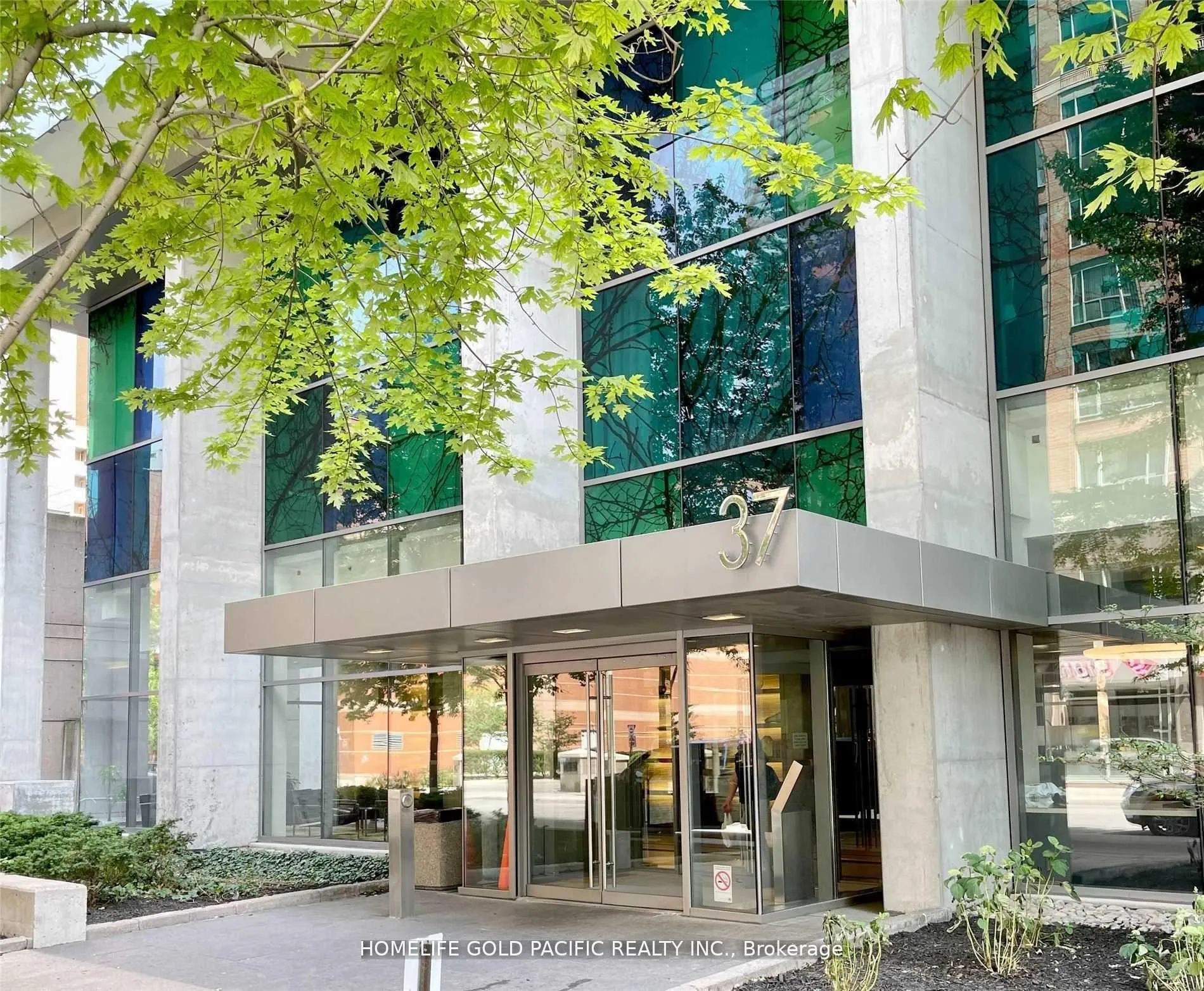 Photo 2 of Unit 405, 37 Grosvenor Street, Toronto, Bay Street Corridor — HOMEH