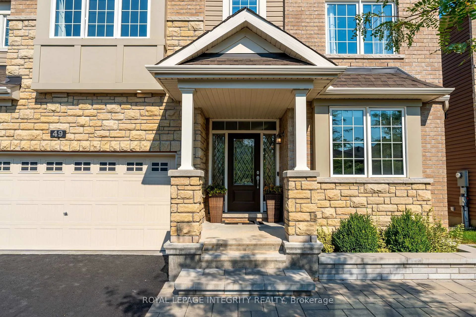Photo 3 of 49 Hawks Landing Crescent, Ottawa, Stittsville (North) — HOMEH
