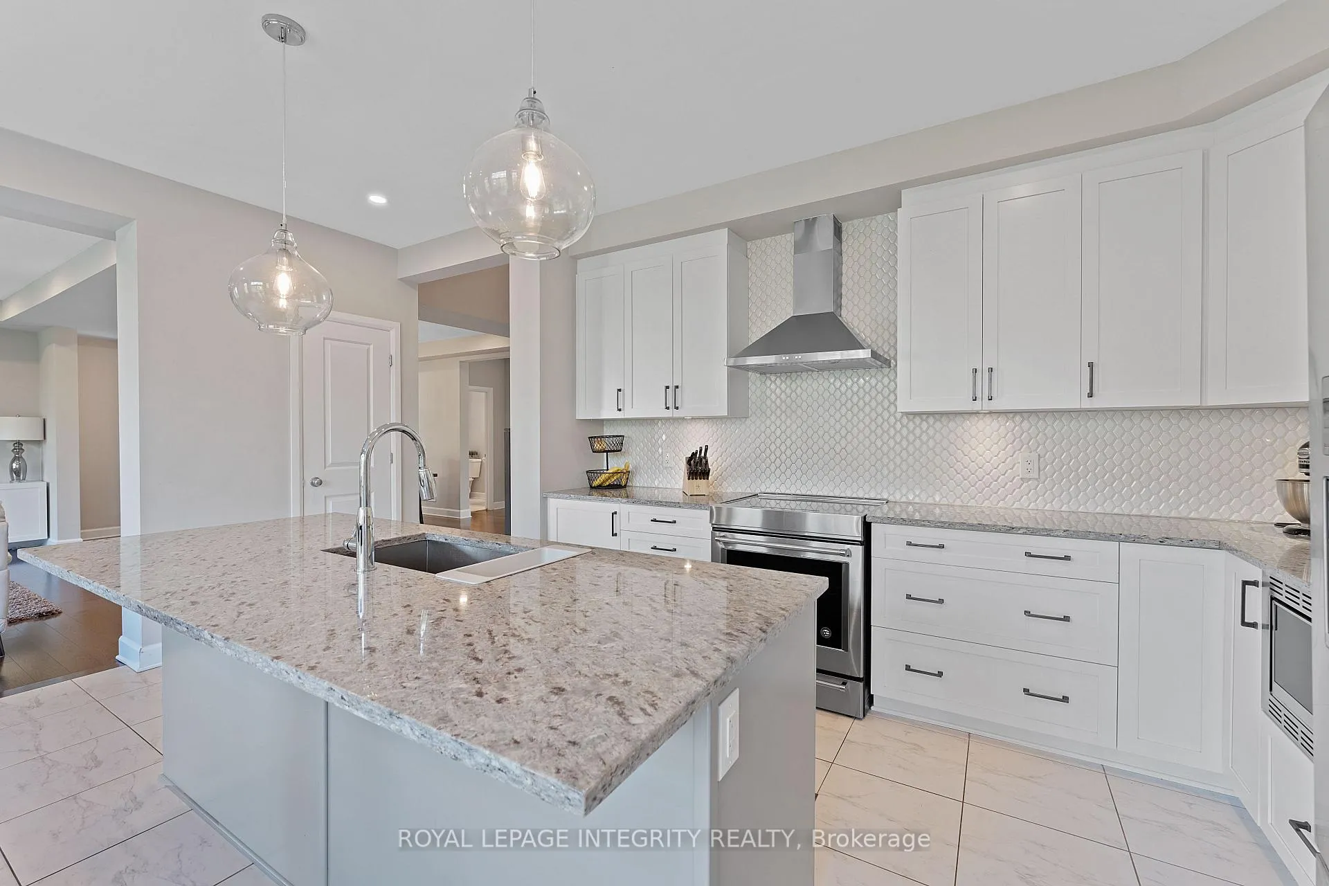 Photo 16 of 49 Hawks Landing Crescent, Ottawa, Stittsville (North) — HOMEH