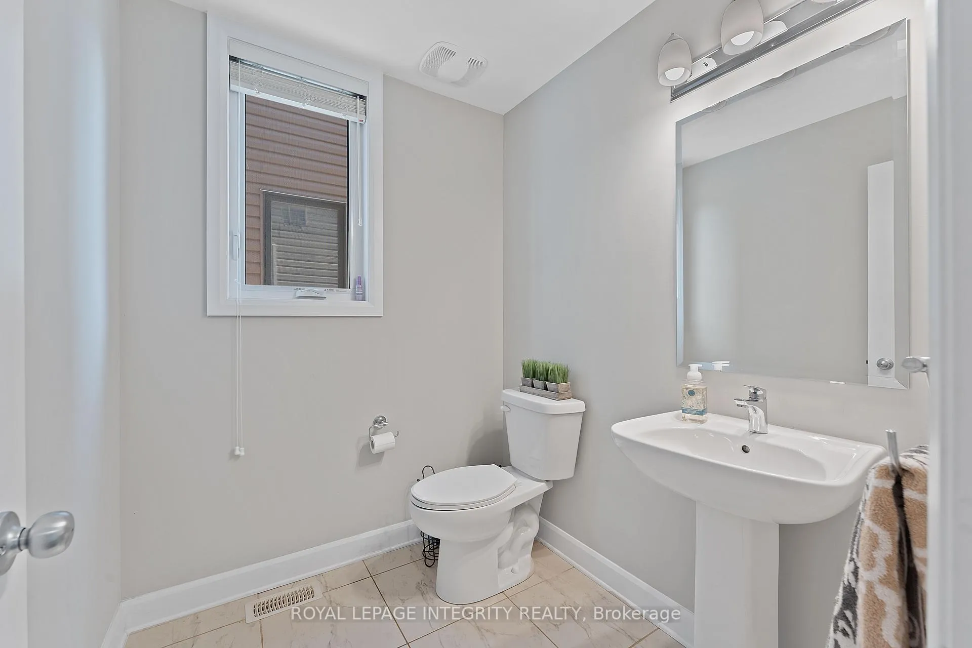 Photo 18 of 49 Hawks Landing Crescent, Ottawa, Stittsville (North) — HOMEH