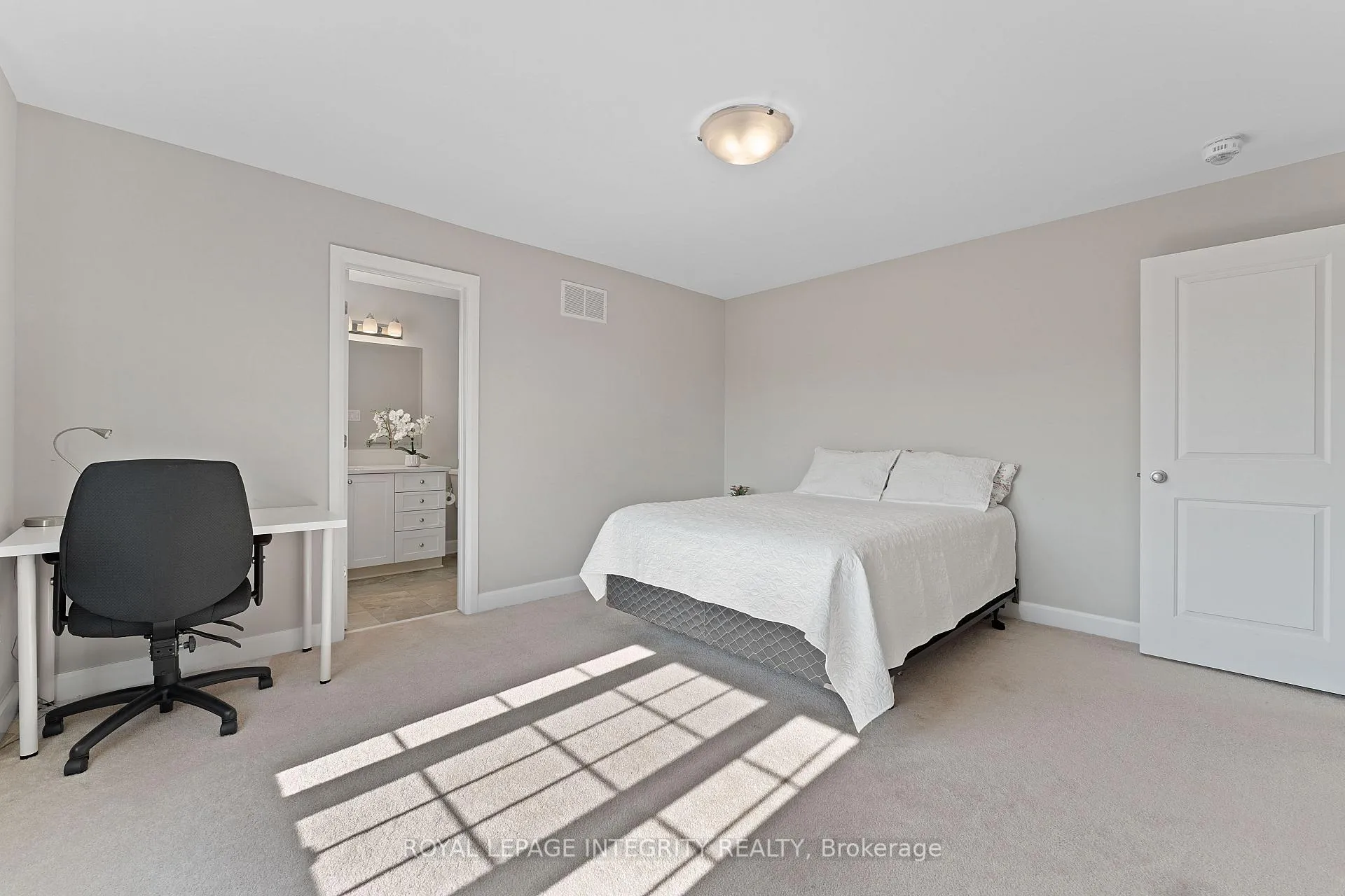 Photo 30 of 49 Hawks Landing Crescent, Ottawa, Stittsville (North) — HOMEH