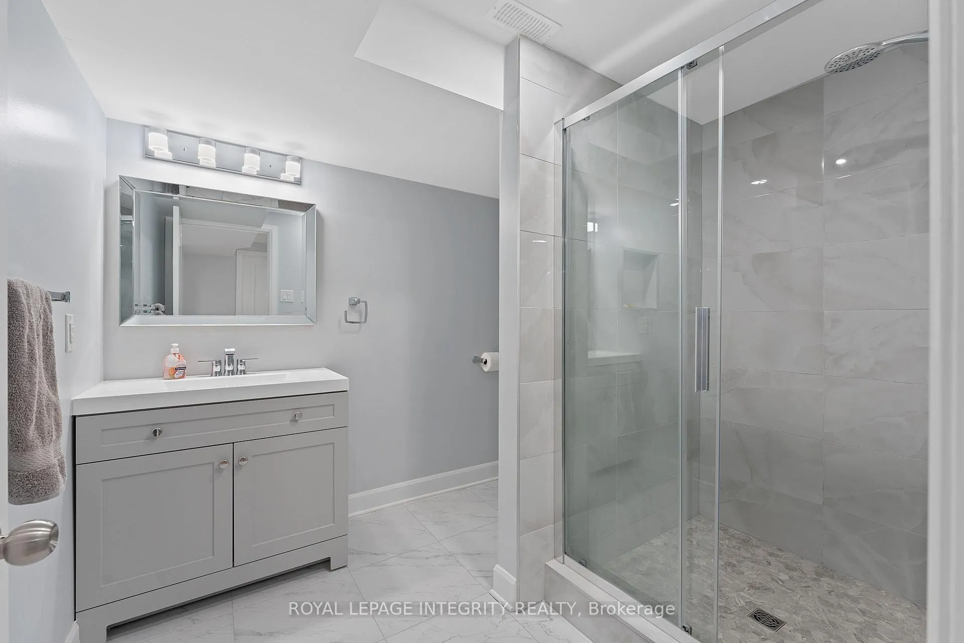 Photo 35 of 49 Hawks Landing Crescent, Ottawa, Stittsville (North) — HOMEH