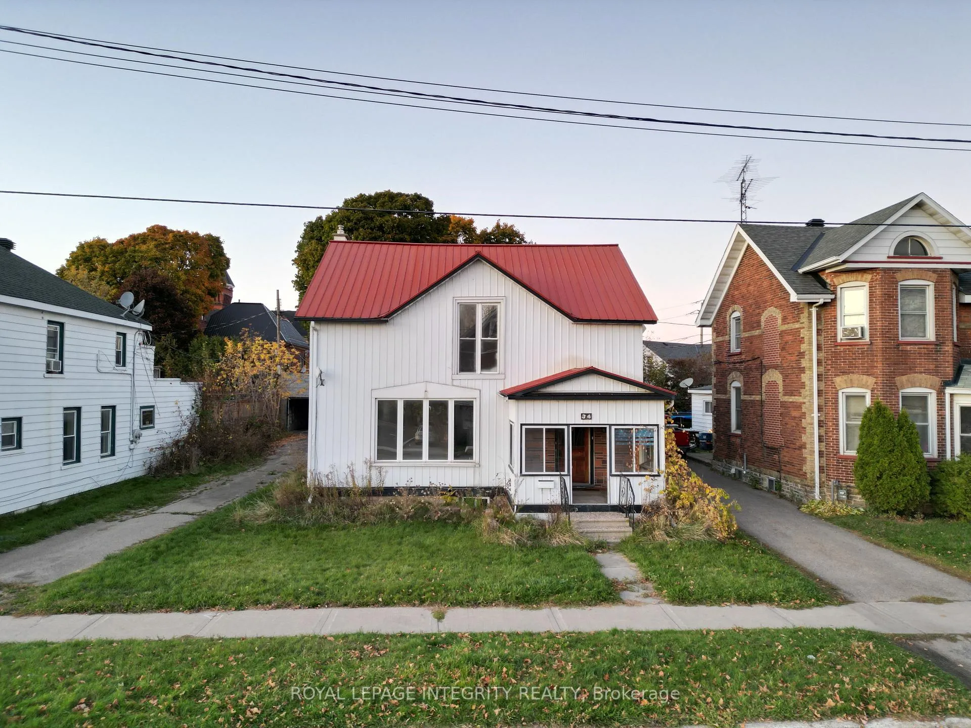 Photo 2 of 34 William Street E, Smiths Falls — HOMEH
