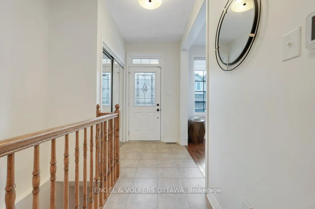 Photo 2 of 2531 Stone Cove Crescent, Ottawa, Barrhaven - Half Moon Bay — HOMEH