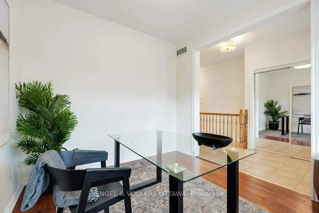 Photo 4 of 2531 Stone Cove Crescent, Ottawa, Barrhaven - Half Moon Bay — HOMEH