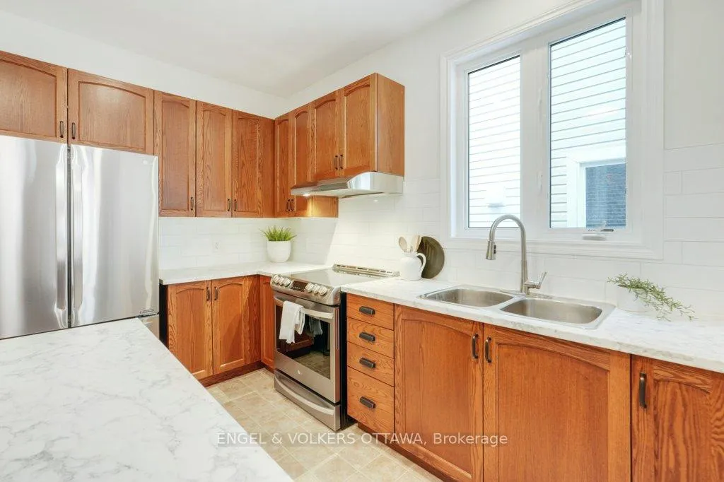 Photo 7 of 2531 Stone Cove Crescent, Ottawa, Barrhaven - Half Moon Bay — HOMEH