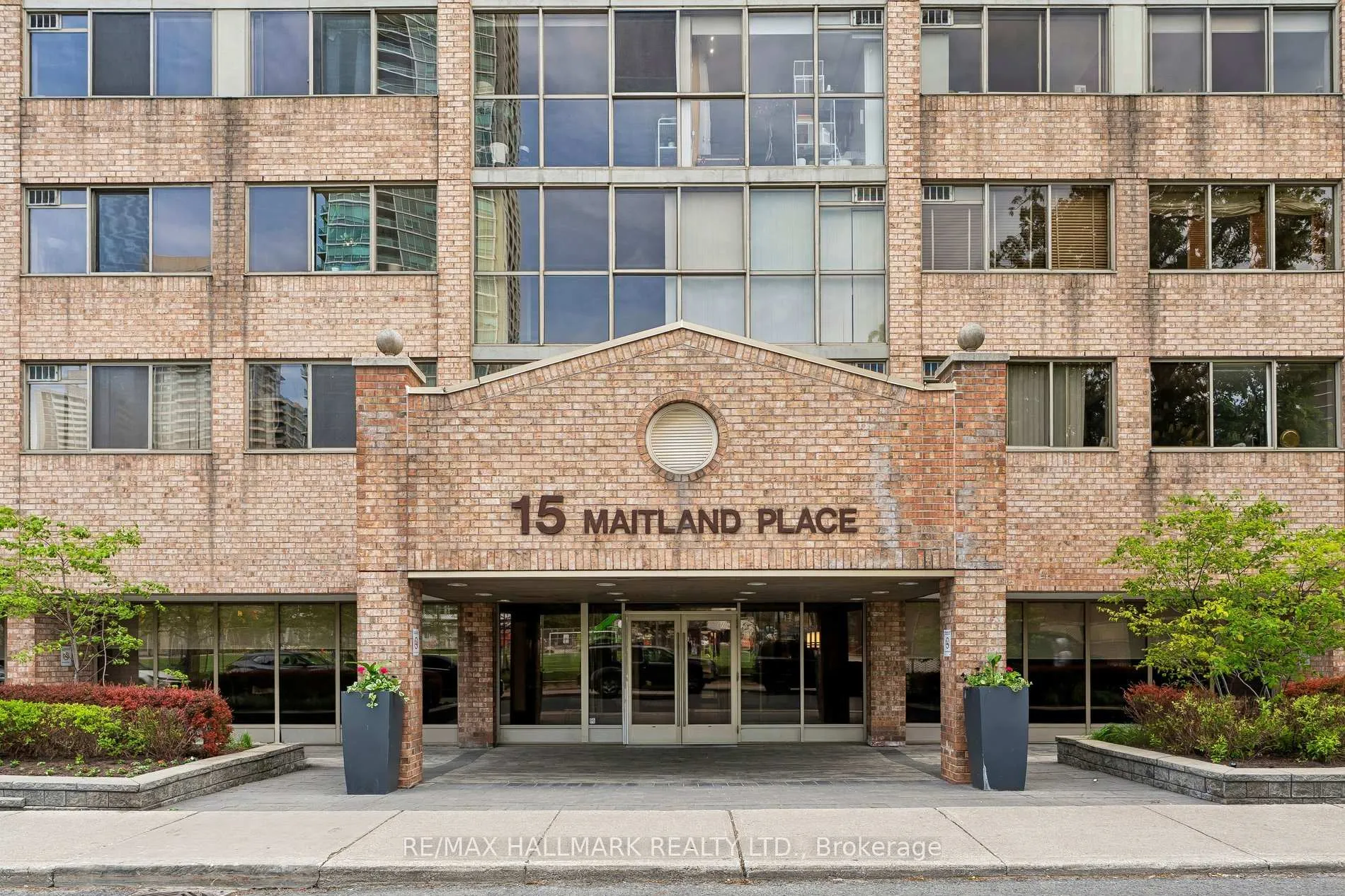 Photo 2 of Unit 506, 15 Maitland Place, Toronto, Cabbagetown-South St. James Town — HOMEH