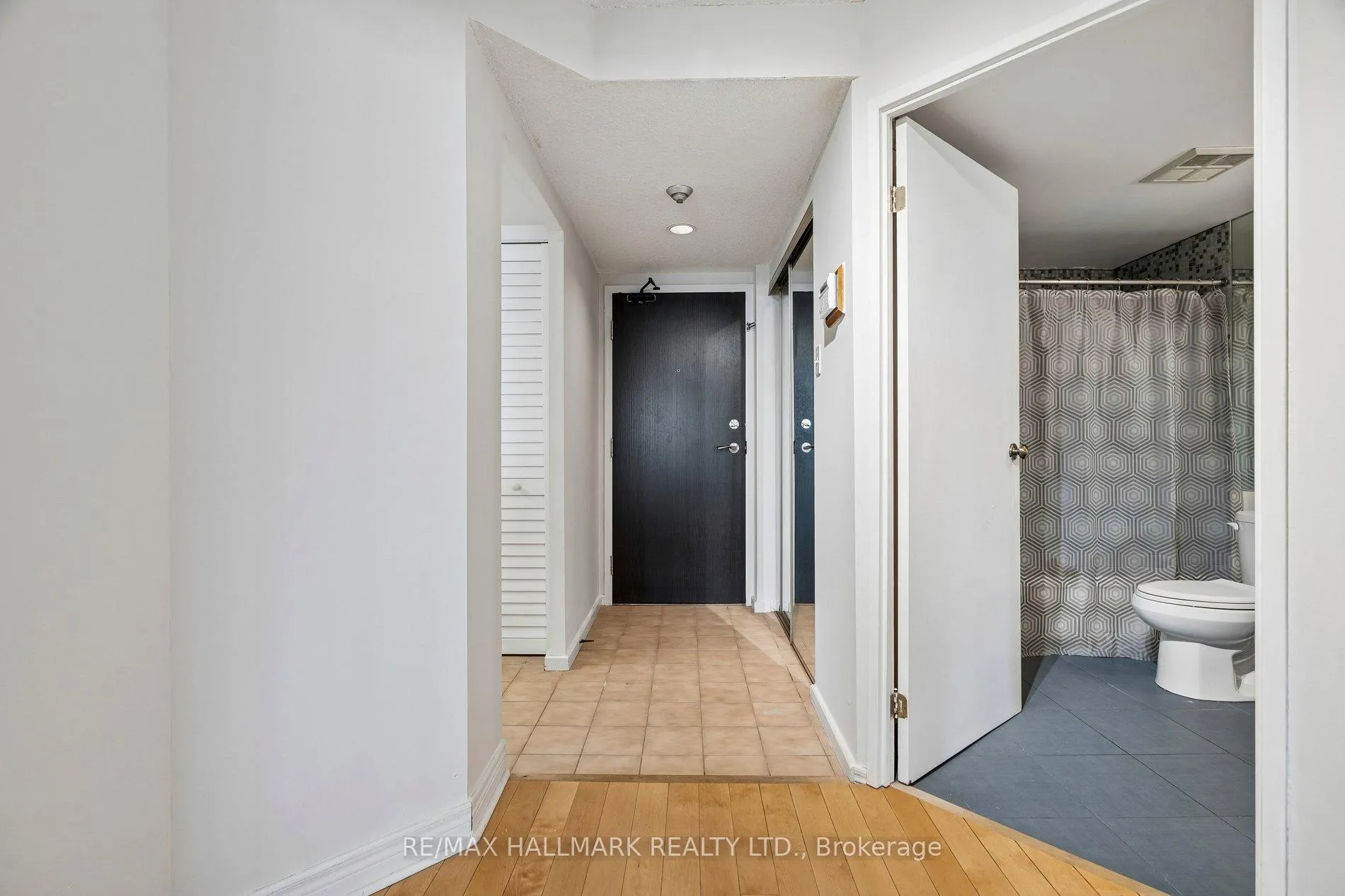 Photo 4 of Unit 506, 15 Maitland Place, Toronto, Cabbagetown-South St. James Town — HOMEH