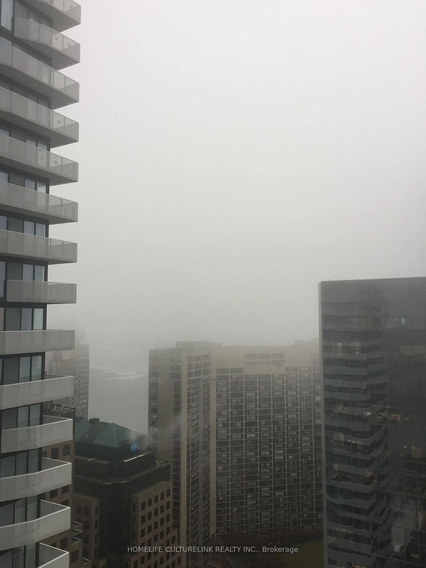 Photo 6 of Unit 3908, 100 Harbour Street, Toronto, Waterfront Communities — HOMEH