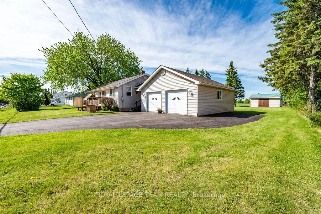 Photo 2 of 111 Campbell Drive, McNab/Braeside, Mcnab/Braeside Twps — HOMEH