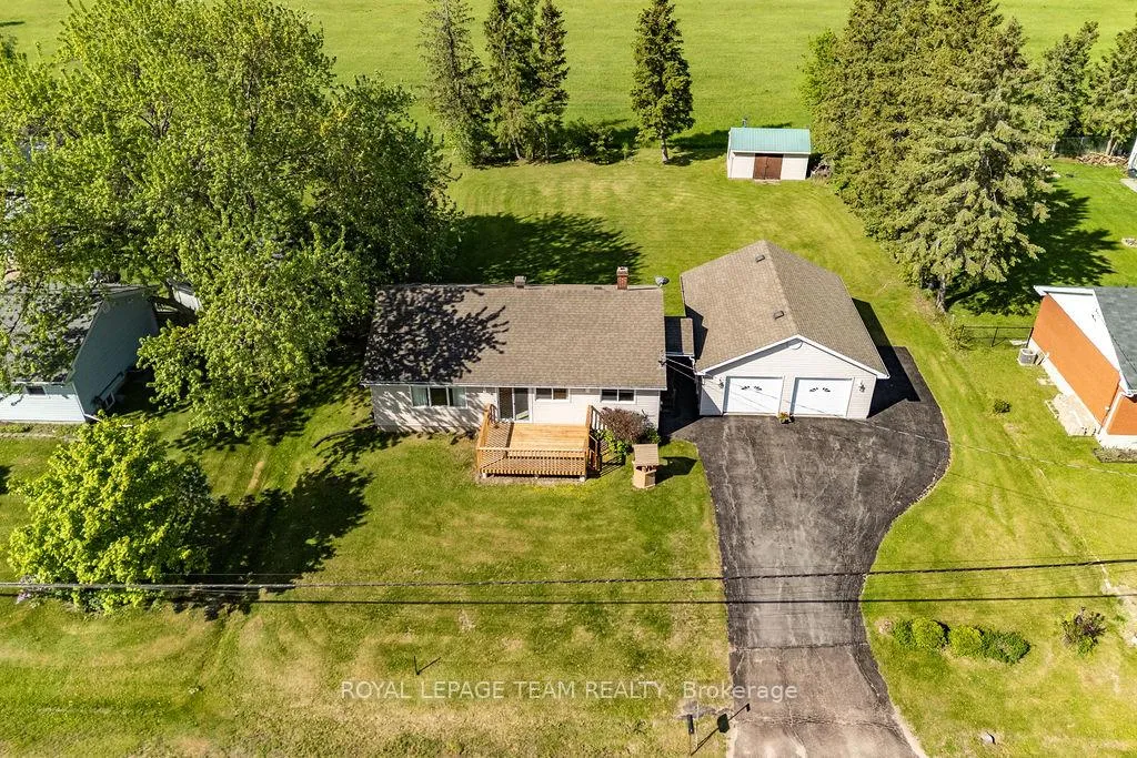 Photo 3 of 111 Campbell Drive, McNab/Braeside, Mcnab/Braeside Twps — HOMEH