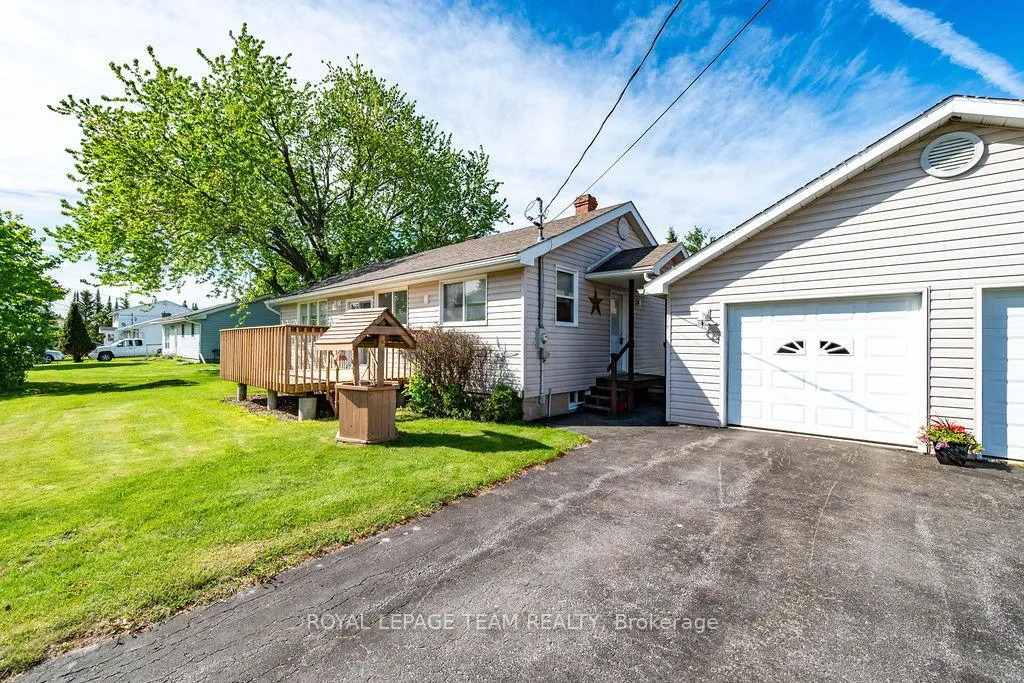 Photo 4 of 111 Campbell Drive, McNab/Braeside, Mcnab/Braeside Twps — HOMEH