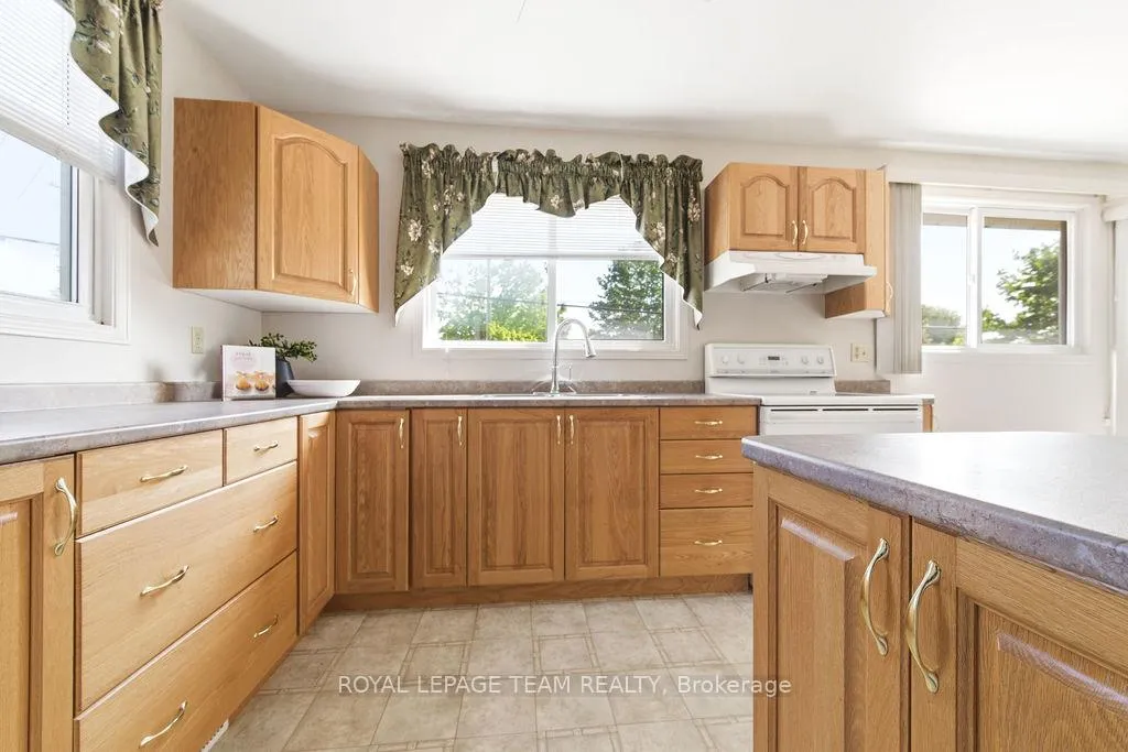 Photo 10 of 111 Campbell Drive, McNab/Braeside, Mcnab/Braeside Twps — HOMEH