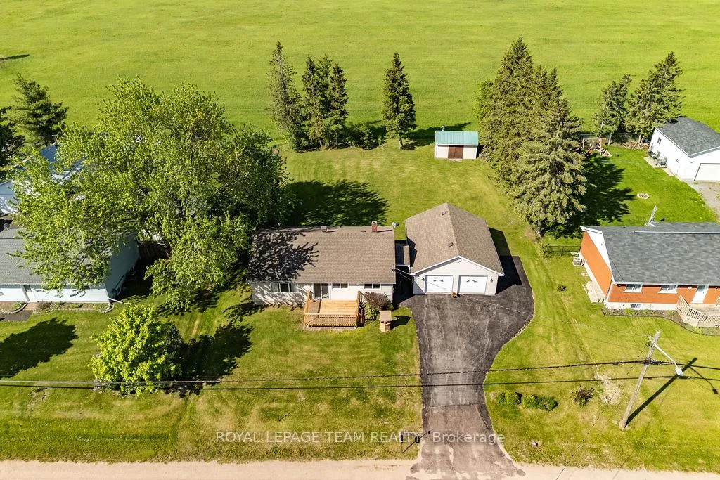 Photo 32 of 111 Campbell Drive, McNab/Braeside, Mcnab/Braeside Twps — HOMEH