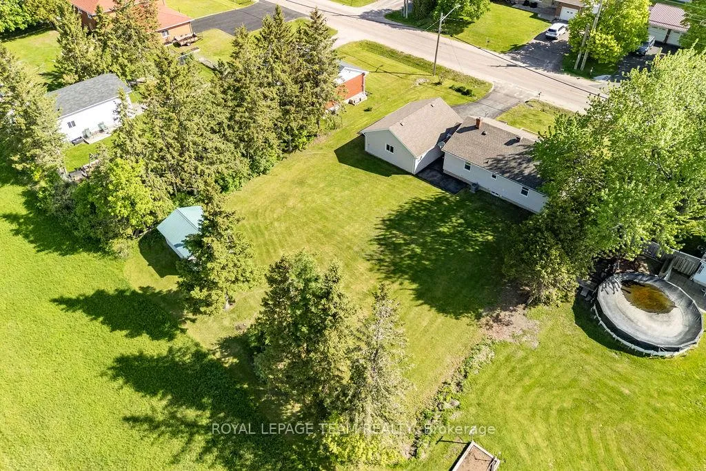 Photo 35 of 111 Campbell Drive, McNab/Braeside, Mcnab/Braeside Twps — HOMEH