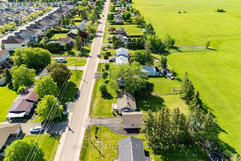 Photo 36 of 111 Campbell Drive, McNab/Braeside, Mcnab/Braeside Twps — HOMEH