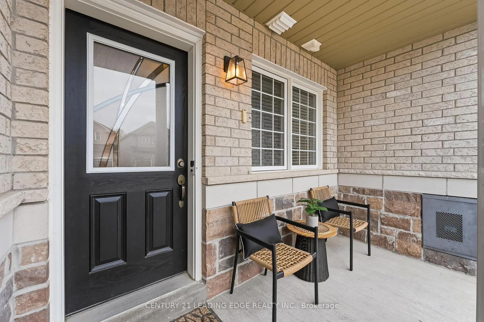Photo 7 of 30 Page Place, Clarington, Courtice — HOMEH