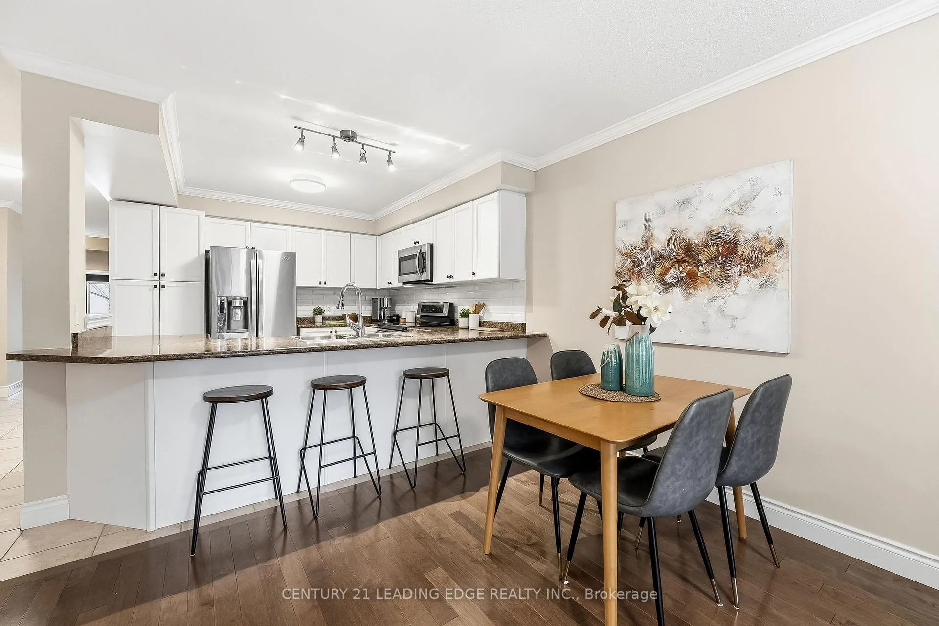 Photo 14 of 30 Page Place, Clarington, Courtice — HOMEH