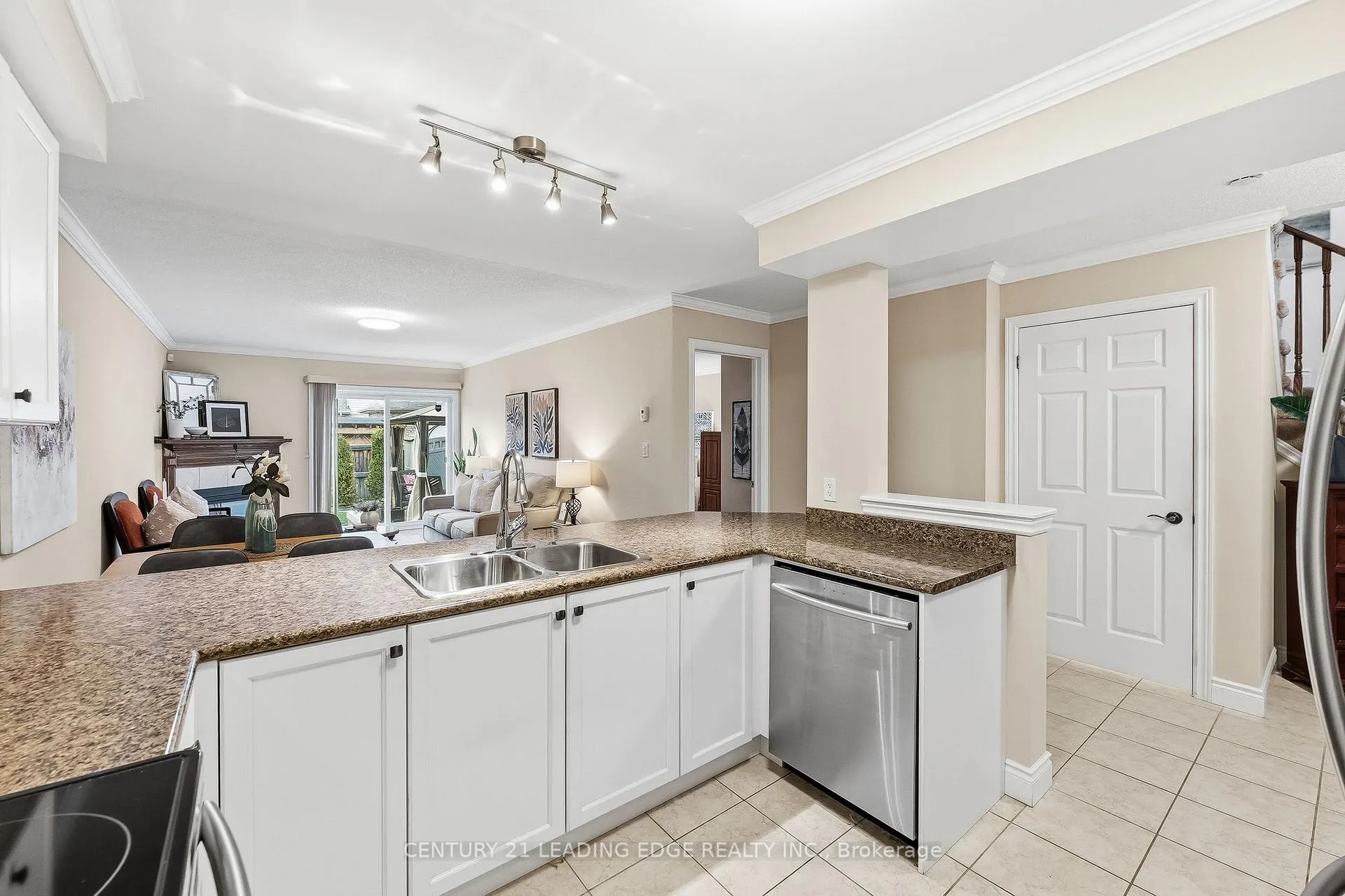 Photo 18 of 30 Page Place, Clarington, Courtice — HOMEH