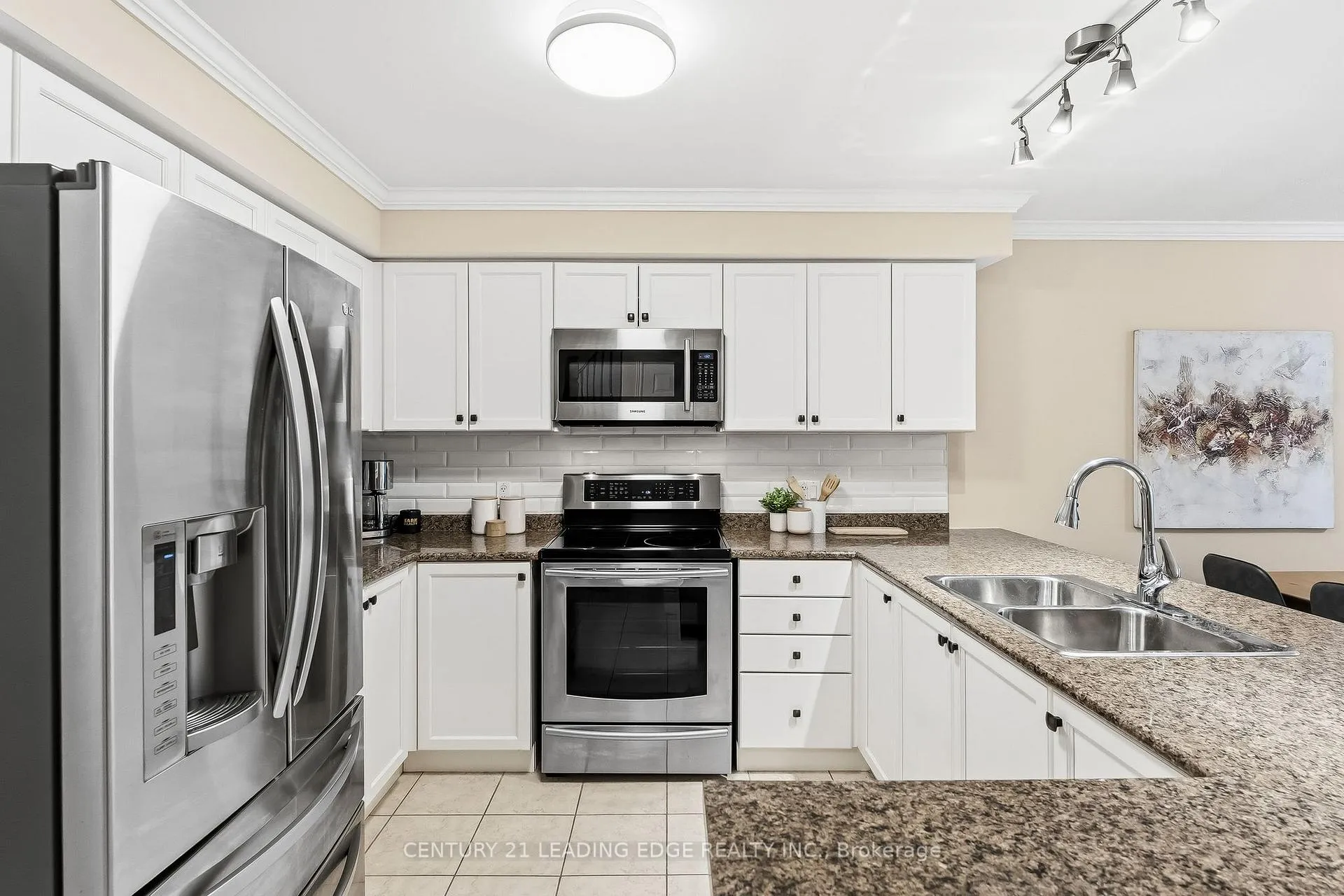 Photo 20 of 30 Page Place, Clarington, Courtice — HOMEH
