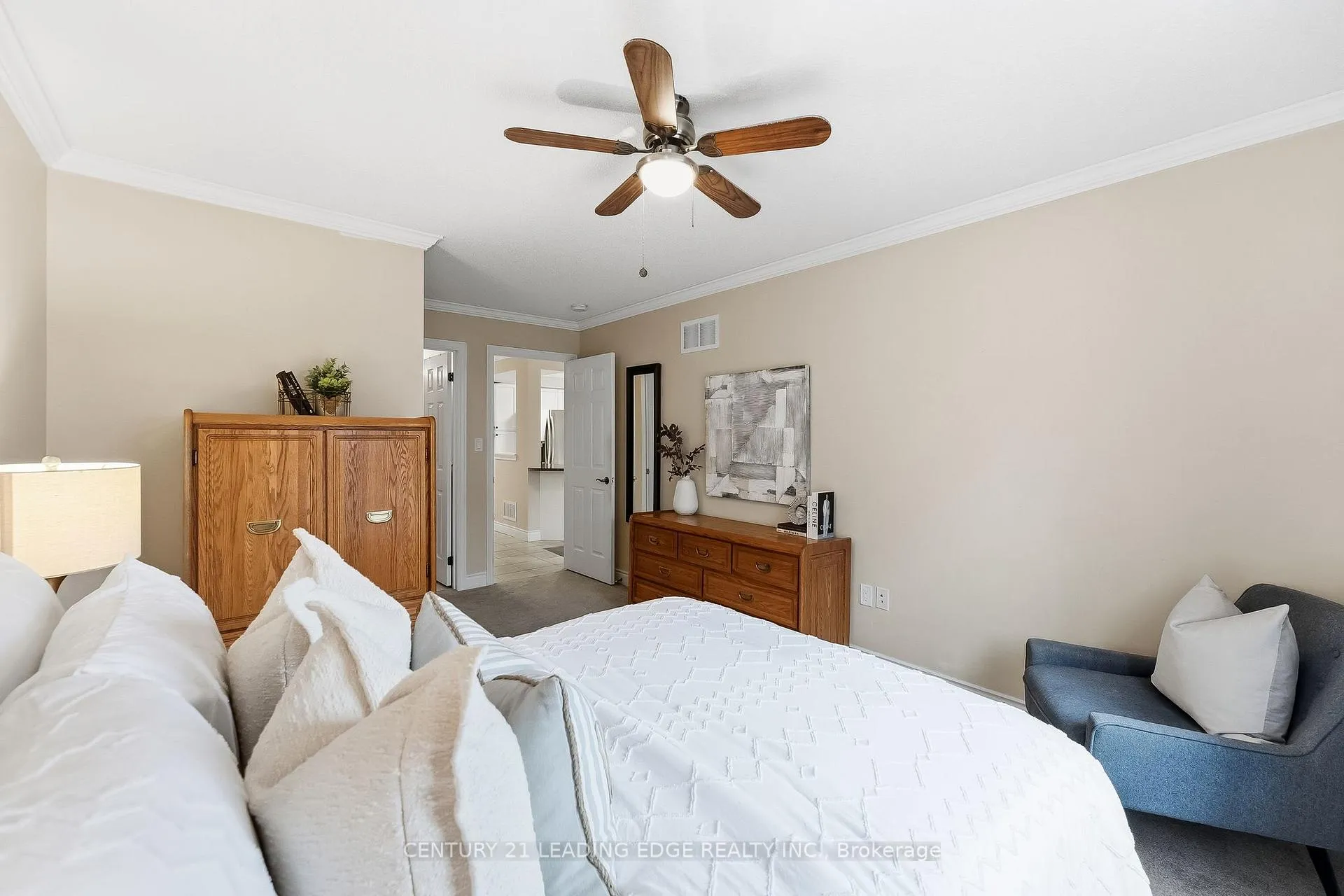 Photo 24 of 30 Page Place, Clarington, Courtice — HOMEH