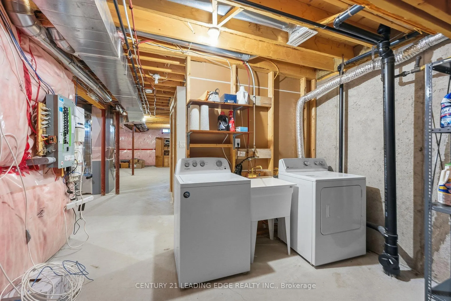 Photo 38 of 30 Page Place, Clarington, Courtice — HOMEH