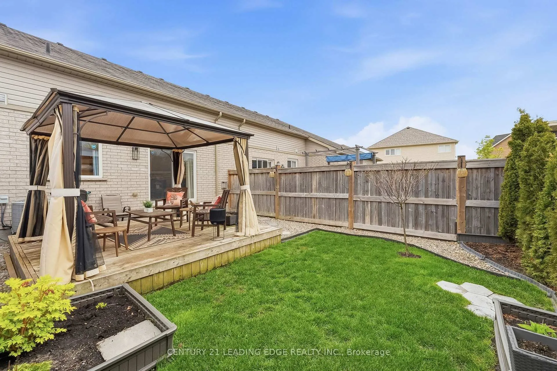 Photo 42 of 30 Page Place, Clarington, Courtice — HOMEH