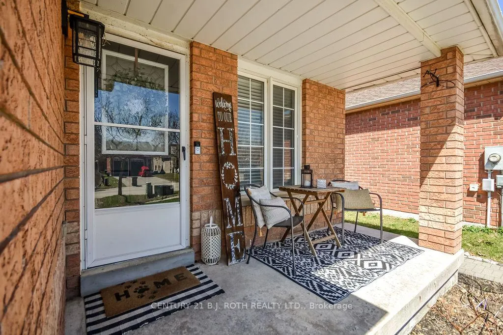 Photo 3 of 14 Trask Drive, Barrie, Ardagh — HOMEH