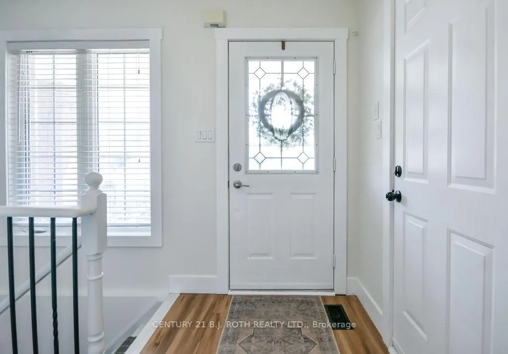 Photo 4 of 14 Trask Drive, Barrie, Ardagh — HOMEH