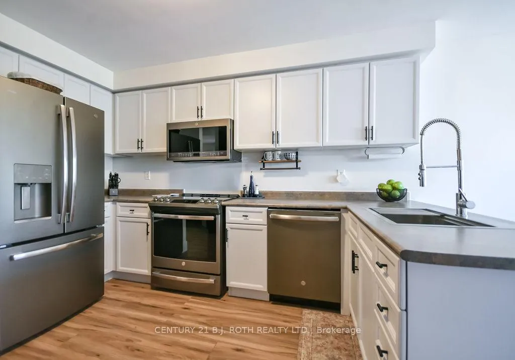 Photo 7 of 14 Trask Drive, Barrie, Ardagh — HOMEH