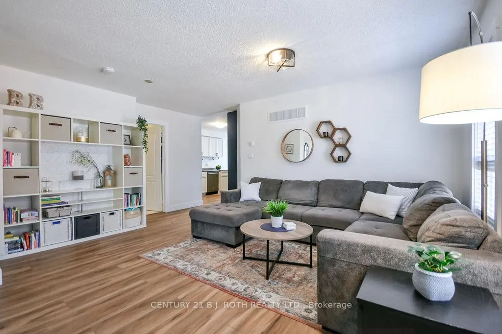 Photo 10 of 14 Trask Drive, Barrie, Ardagh — HOMEH