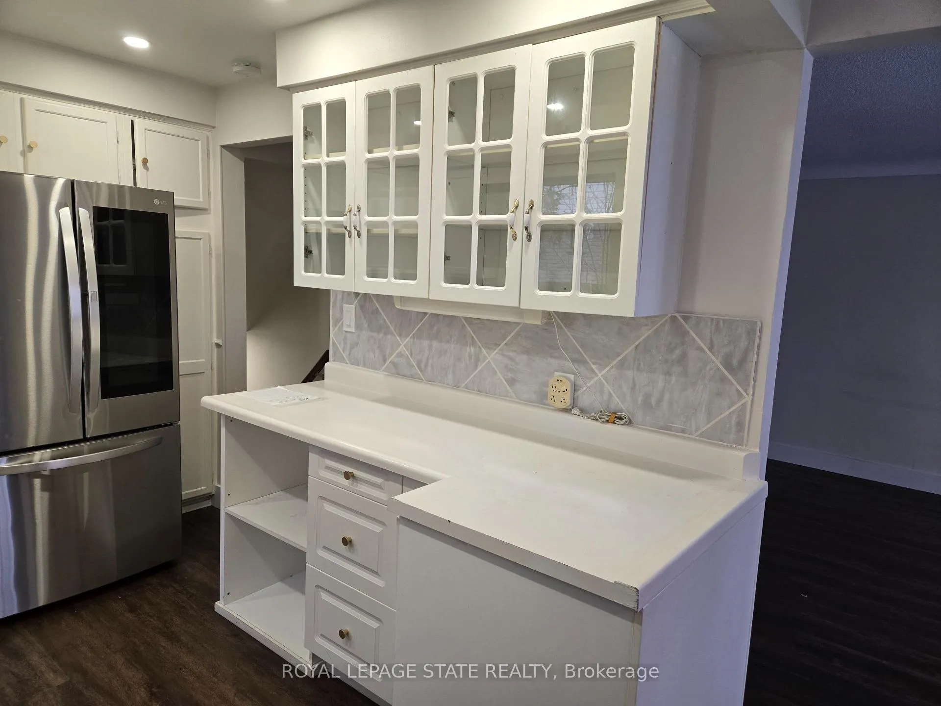 Photo 6 of 3 Governor Simcoe Drive, St. Catharines, Vine/Linwell — HOMEH