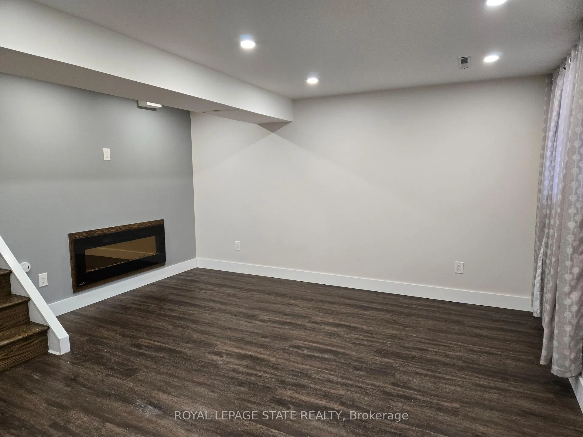Photo 10 of 3 Governor Simcoe Drive, St. Catharines, Vine/Linwell — HOMEH