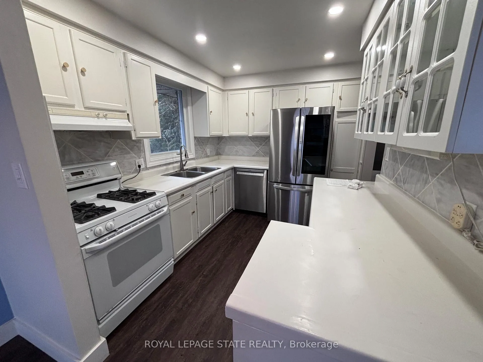 Photo 13 of 3 Governor Simcoe Drive, St. Catharines, Vine/Linwell — HOMEH