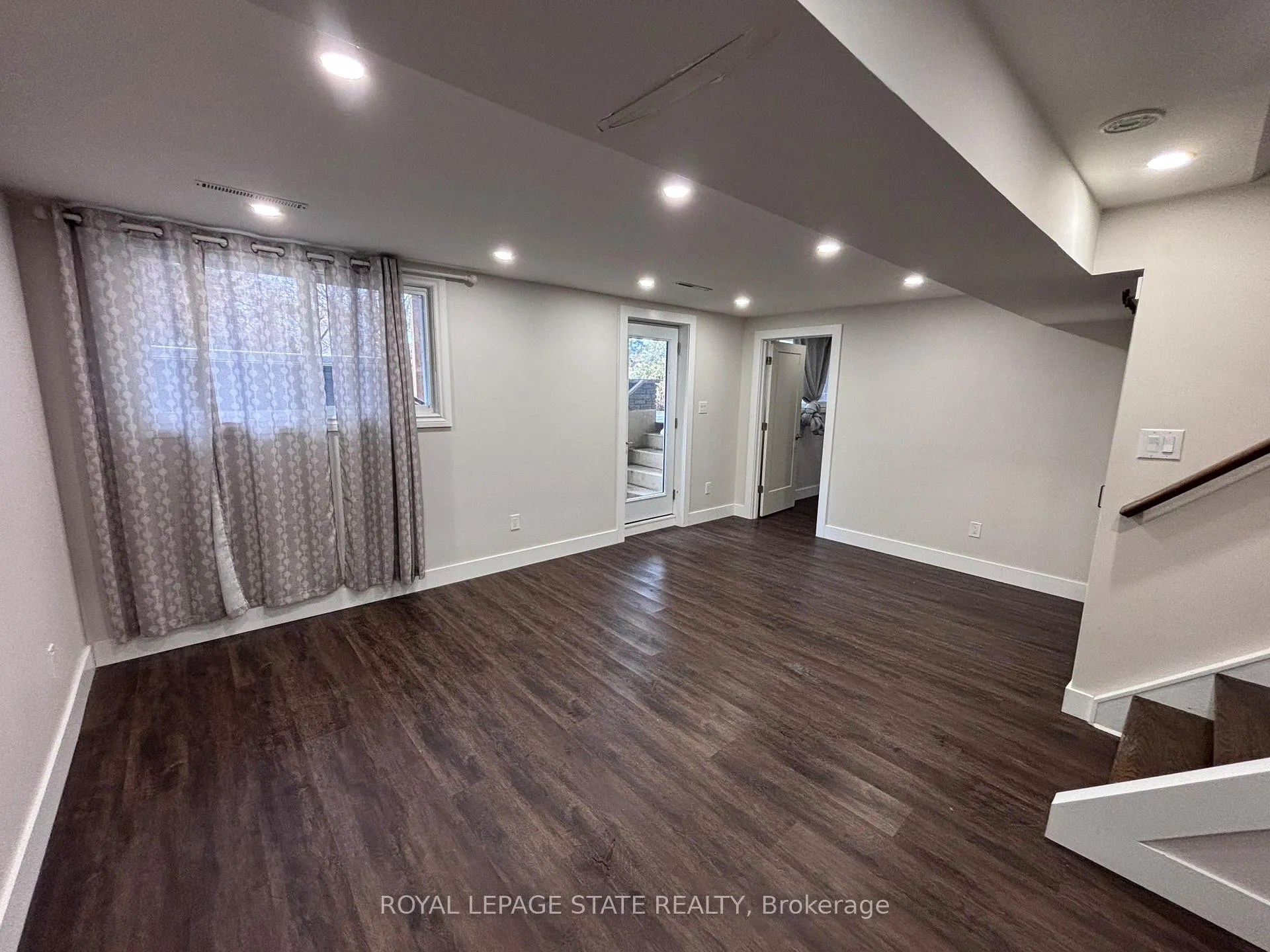 Photo 15 of 3 Governor Simcoe Drive, St. Catharines, Vine/Linwell — HOMEH