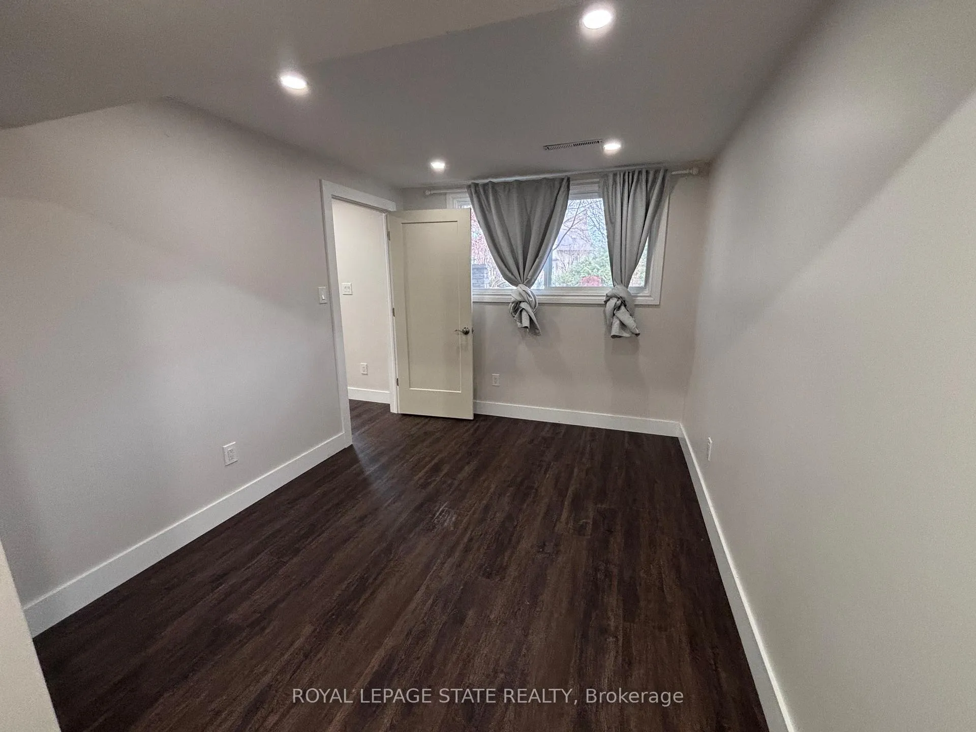 Photo 17 of 3 Governor Simcoe Drive, St. Catharines, Vine/Linwell — HOMEH