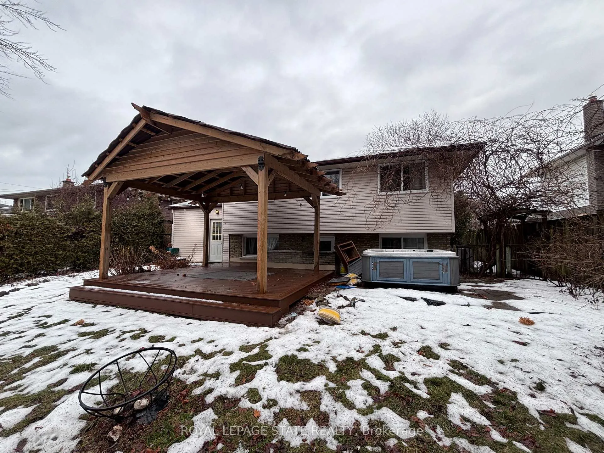 Photo 25 of 3 Governor Simcoe Drive, St. Catharines, Vine/Linwell — HOMEH