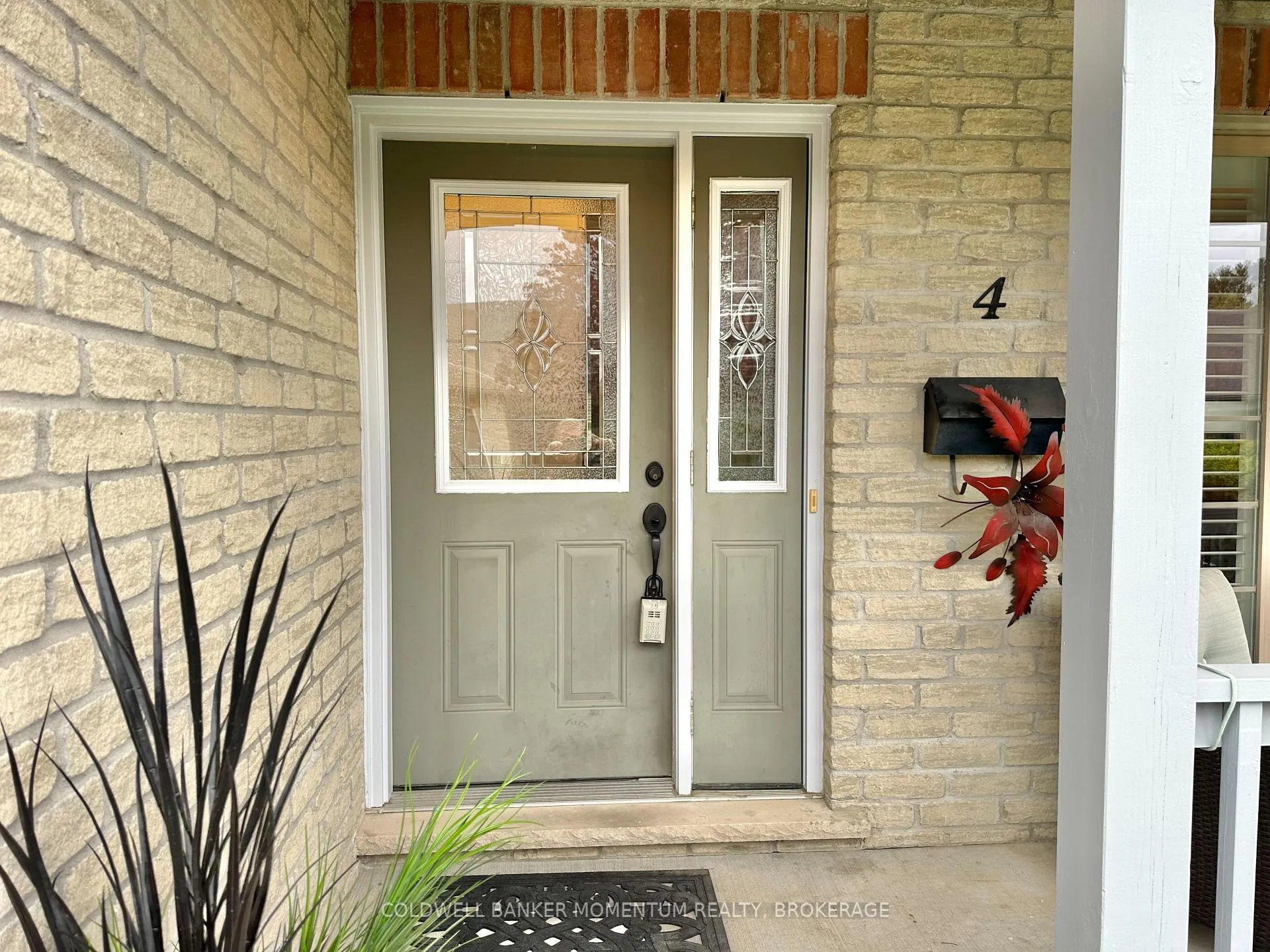 Photo 4 of Unit 4, 409 Queen Street S, Norfolk, Simcoe — HOMEH