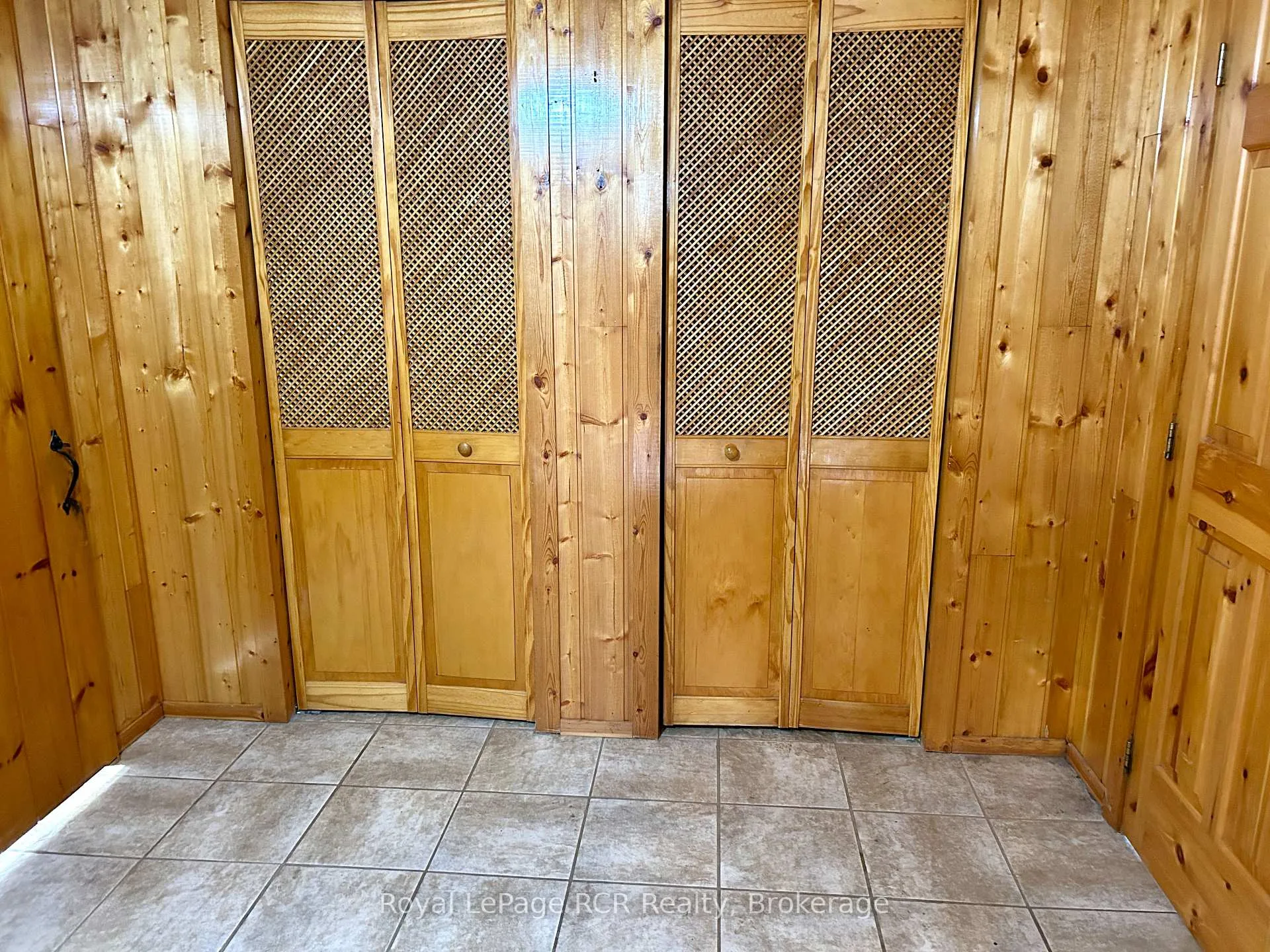 Photo 11 of 324097 The Glen Road, West Grey — HOMEH