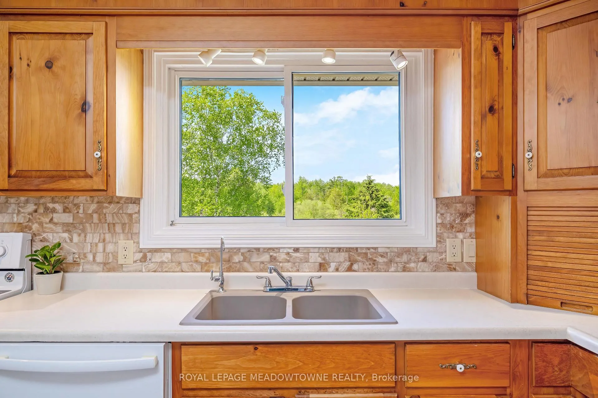 Photo 9 of 11740 Dublin Line, Halton Hills, Rural Esquesing — HOMEH